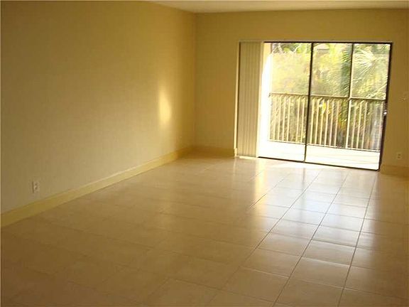 5th image of 1252 S Military Trl APT 1424