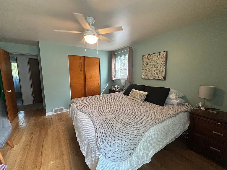 217 Roycroft Ave — Photo 11