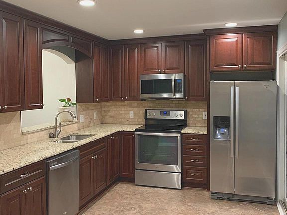 3rd image of 13544 Sierra Dr