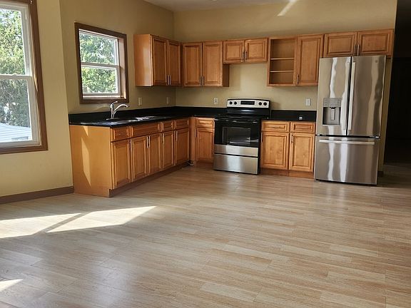 2nd image of 18 Cutler St #3