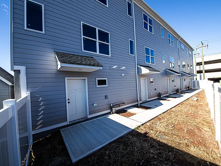 74-76 Essex St #2 — Photo 9