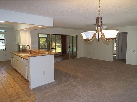 4th image of 320 Penrose Cir