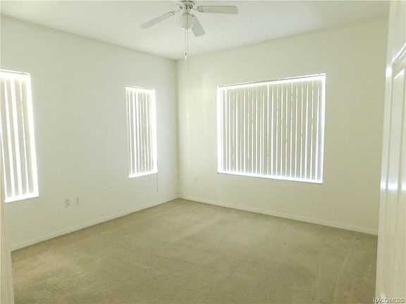 4th image of 3201 N Canterbury Lake Dr