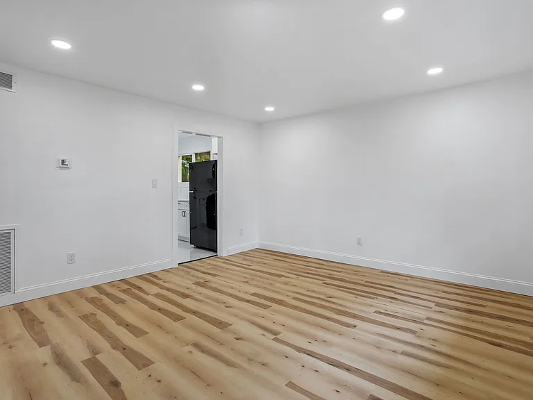 49 Farrell Ave — Photo 7