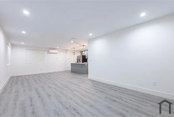 522 W 168th St — Photo 30