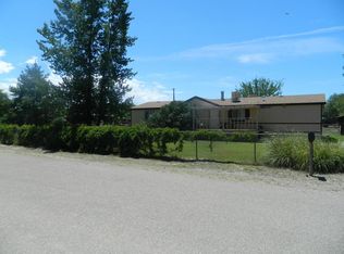 995 Harris Ave, Bosque Farms, NM 87068