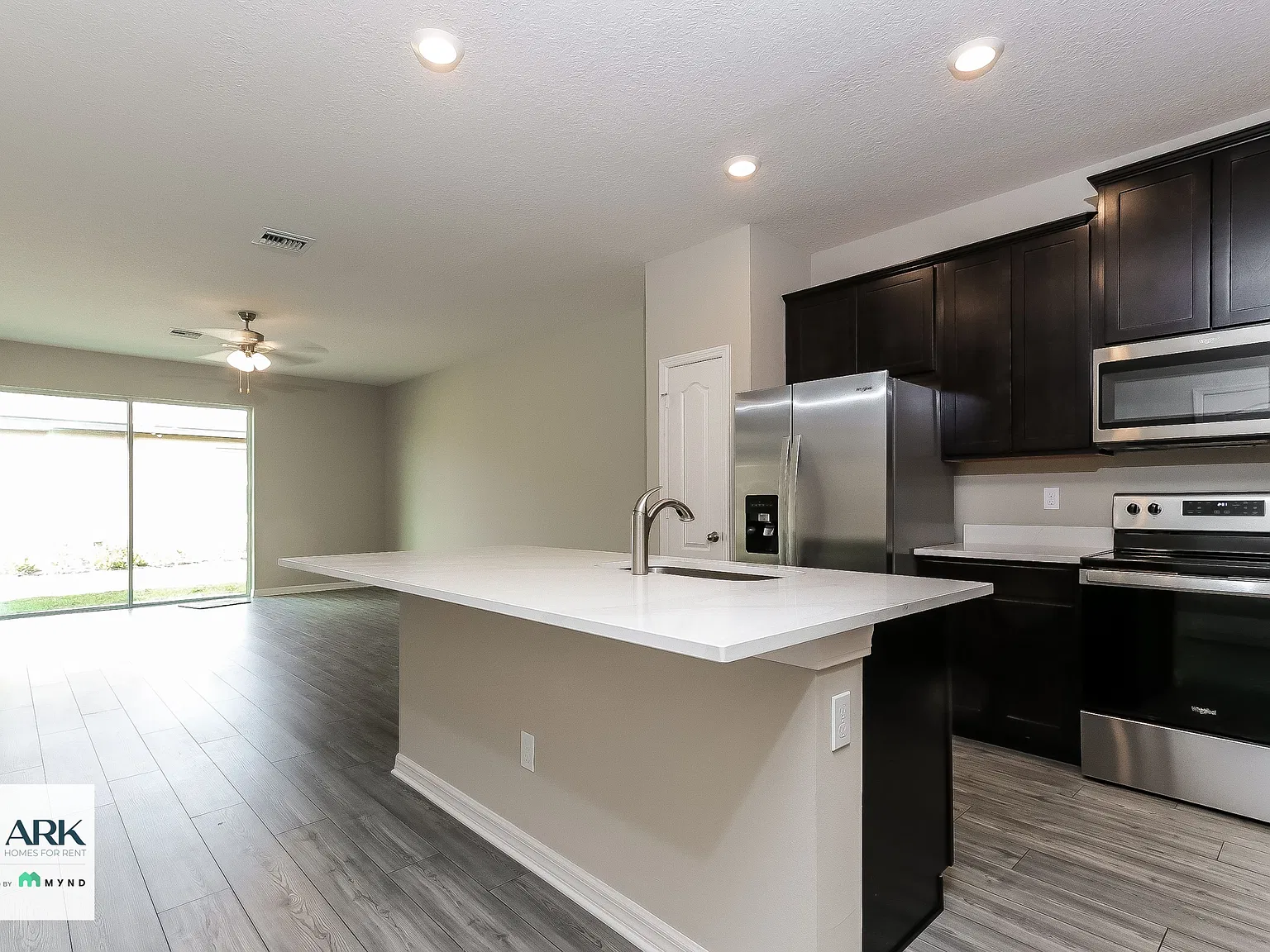 3 bed, 2.0 bath, 1494 sqft, $2,395 — Photo 4