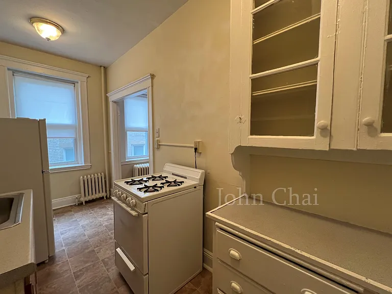 64 Woodstock Ave #8 — Photo 12