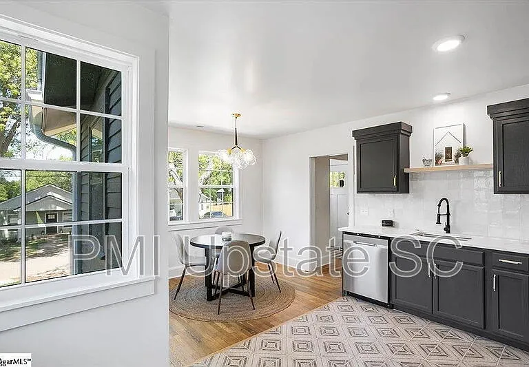 7 Sunshine Ave — Photo 7