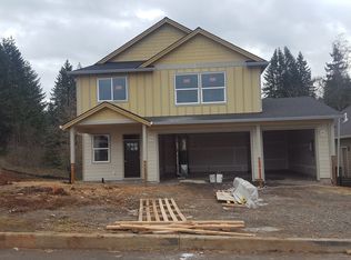 1024 NE Regan Hill Loop, Estacada, OR 97023