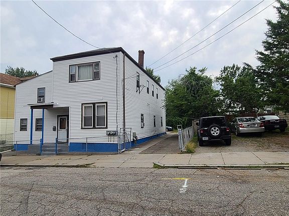 3rd image of 30-32 La Vaughn St