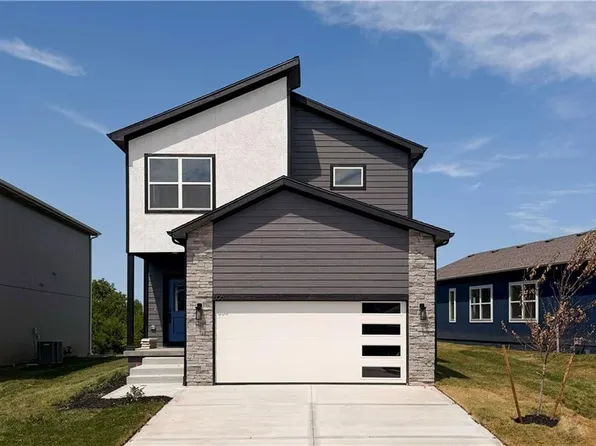 806 Glenn Cir, Raymore, MO 64083
