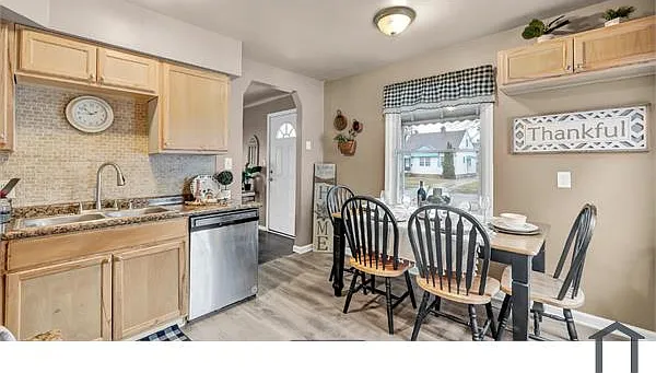 15313 Fernway Dr — Photo 7