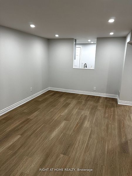 Ajax House for rent - 1 Bedroom — photo 3