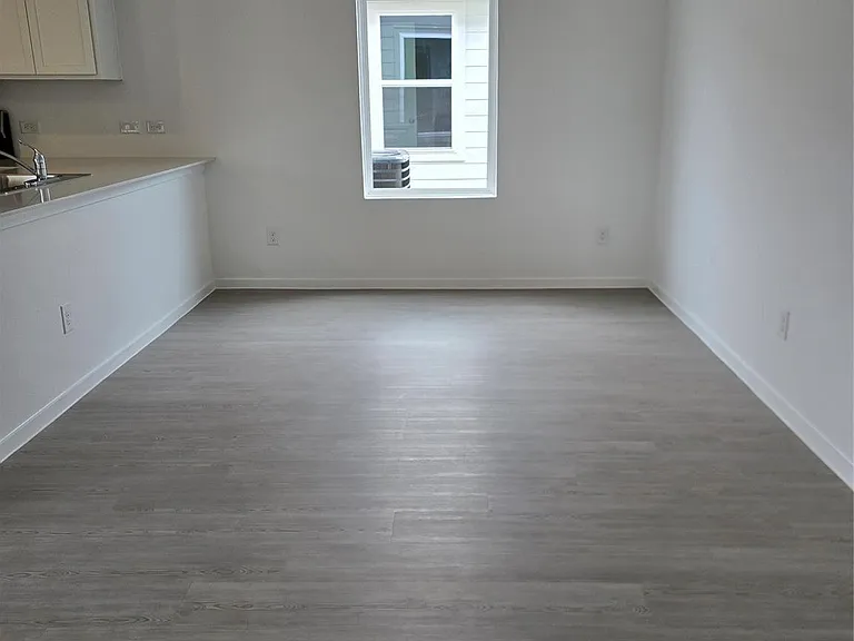 25560 Blossom Ct — Photo 7