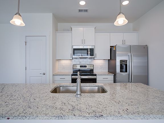 4th image of 2139 Bloomsbury Ln