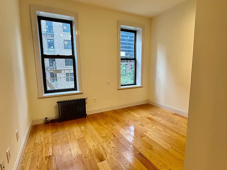 227 E 50th St #18 — Photo 4