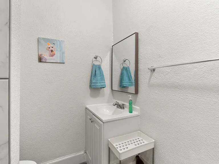 3522 Altura Ave #B — Photo 4