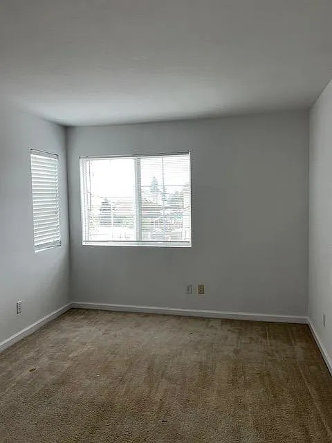 4 bed, 2216 sqft, $2,800 — Photo 3