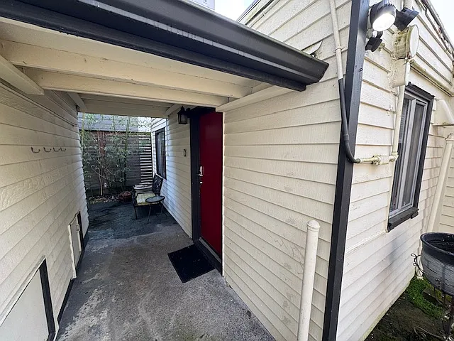 Studio, 325 sqft, $1,350 — Photo 2
