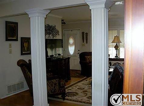 5th image of 5641 Wedgmont Cir N