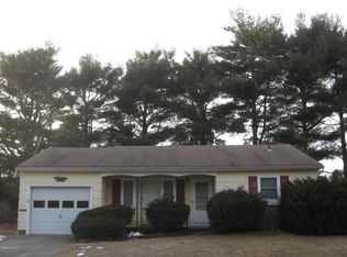 36 Brian Ct, Toms River, NJ