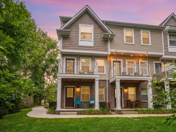 3327 Parkways Blvd, Auburn Hills, MI 48326