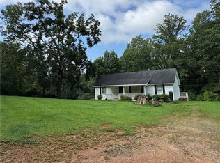 94 Big Jim Dr, Cleveland, GA 30528