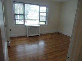 3230 Country Club Rd, Bronx, NY 10465