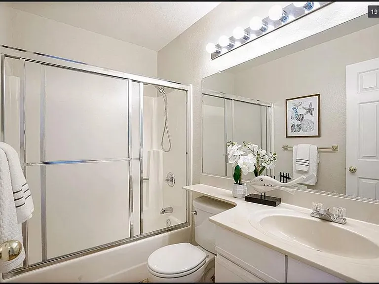 24 Washington Square Dr — Photo 12