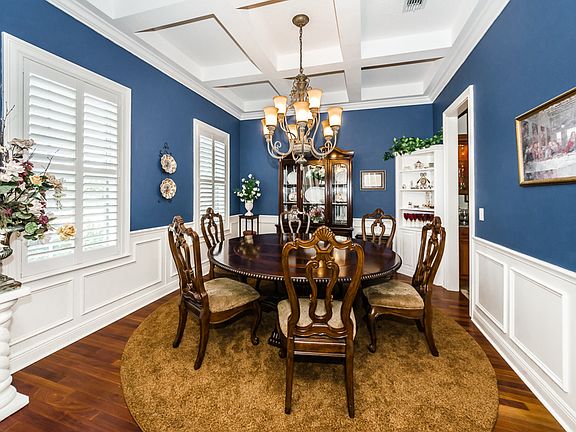 FORMAL DINING