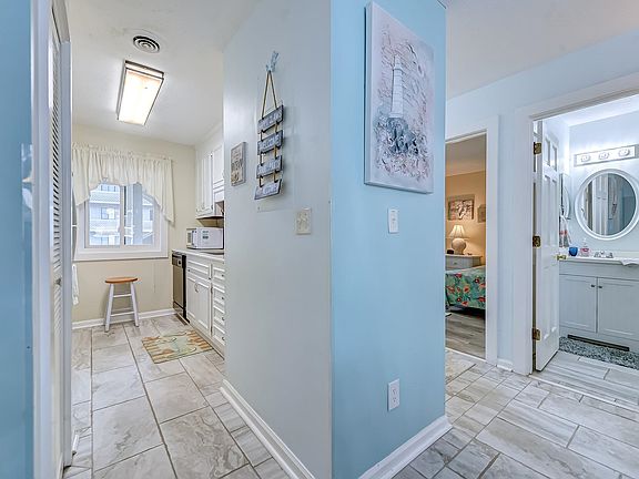 5th image of 206 Maison Dr. #Q205