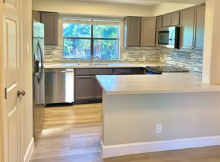 723 Davis Rd, League City, TX 77573