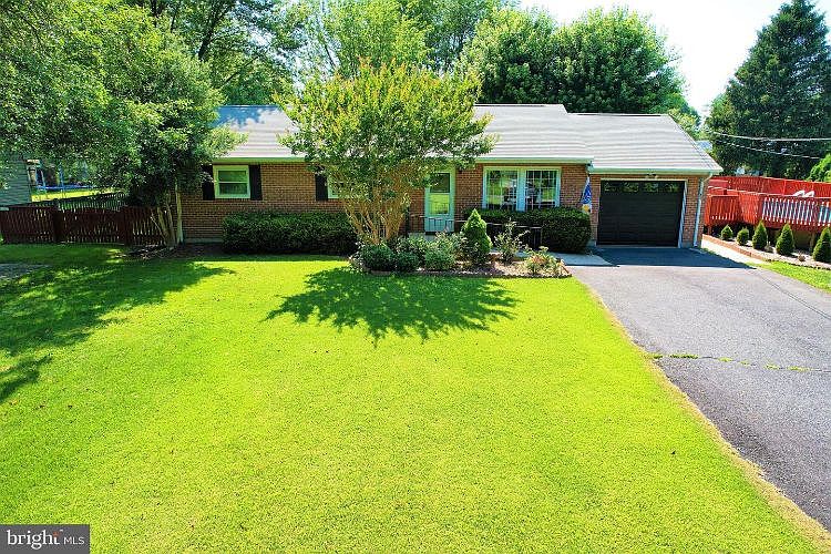 1st image of 912 Lapidum Rd