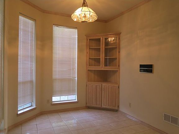 5th image of 3601 Dartmouth Dr