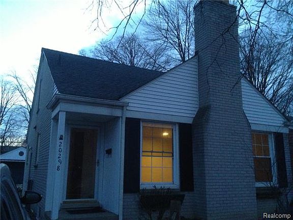 2nd image of 20298 Woodmont St