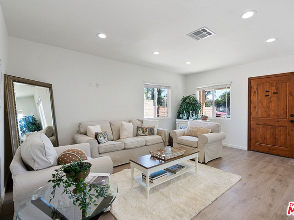 1st image of 3707 W 106th St #3707