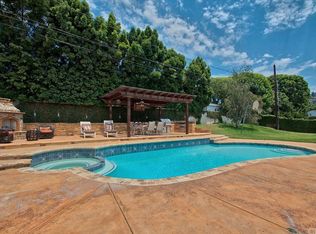 1161 Smoke Tree Ln, Santa Ana, CA 92705