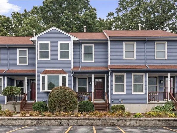 200 Heroux Blvd Unit 203, Cumberland, RI 02864