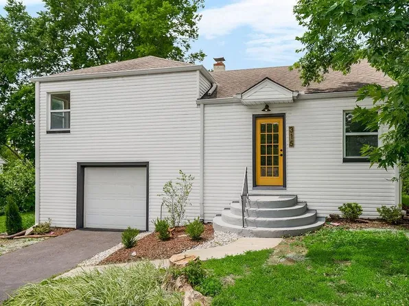 315 NE Northcrest Dr, Kansas City, MO 64116