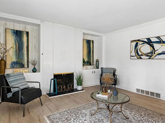 3rd image of 2291 W Briarwood Avenue