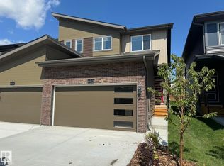 6412 27th Ave NW, Edmonton, AB T6L 3X3