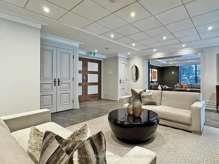 619 Avenue Rd #201 — Photo 33
