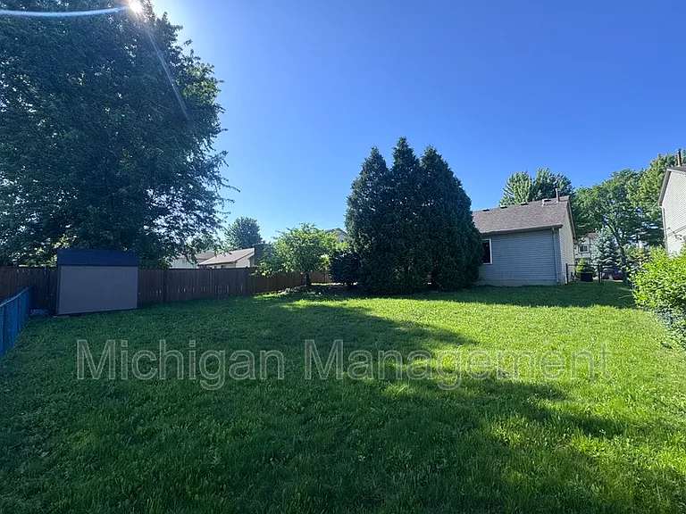 173 Algansee Dr — Photo 57