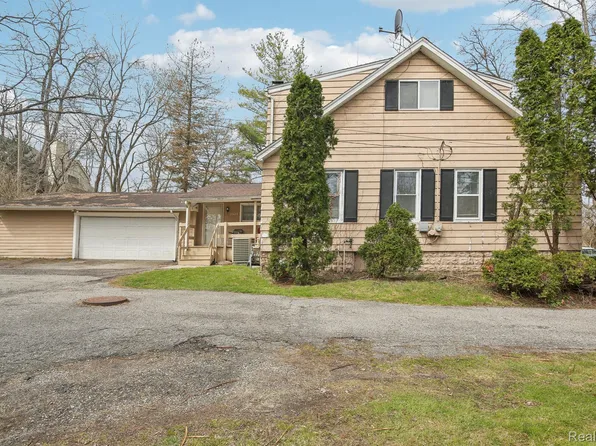 27423 W Twelve Mile Rd, Farmington Hills, MI 48334