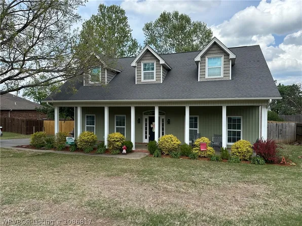 1704 Hidden Valley St, Van Buren, AR 72956