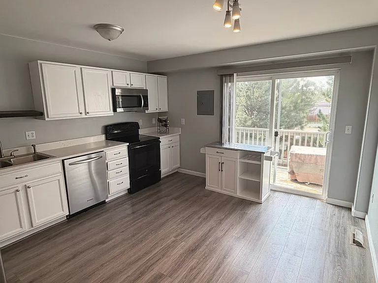 2031 Oakcrest Cir — Photo 11