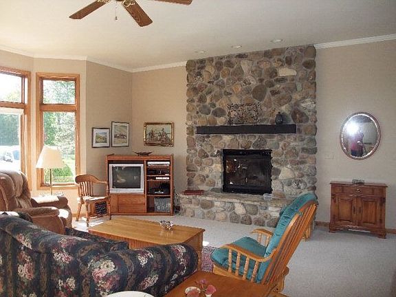 3rd image of 10740 Sumac Ln