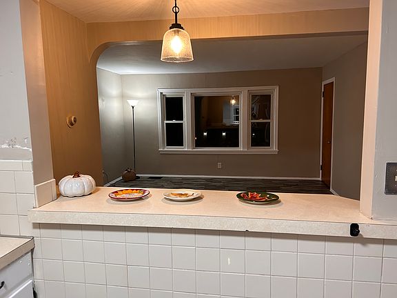 4th image of 1331 Sackett Ave #2