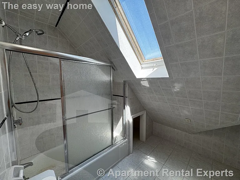 30 Hume Ave — Photo 8